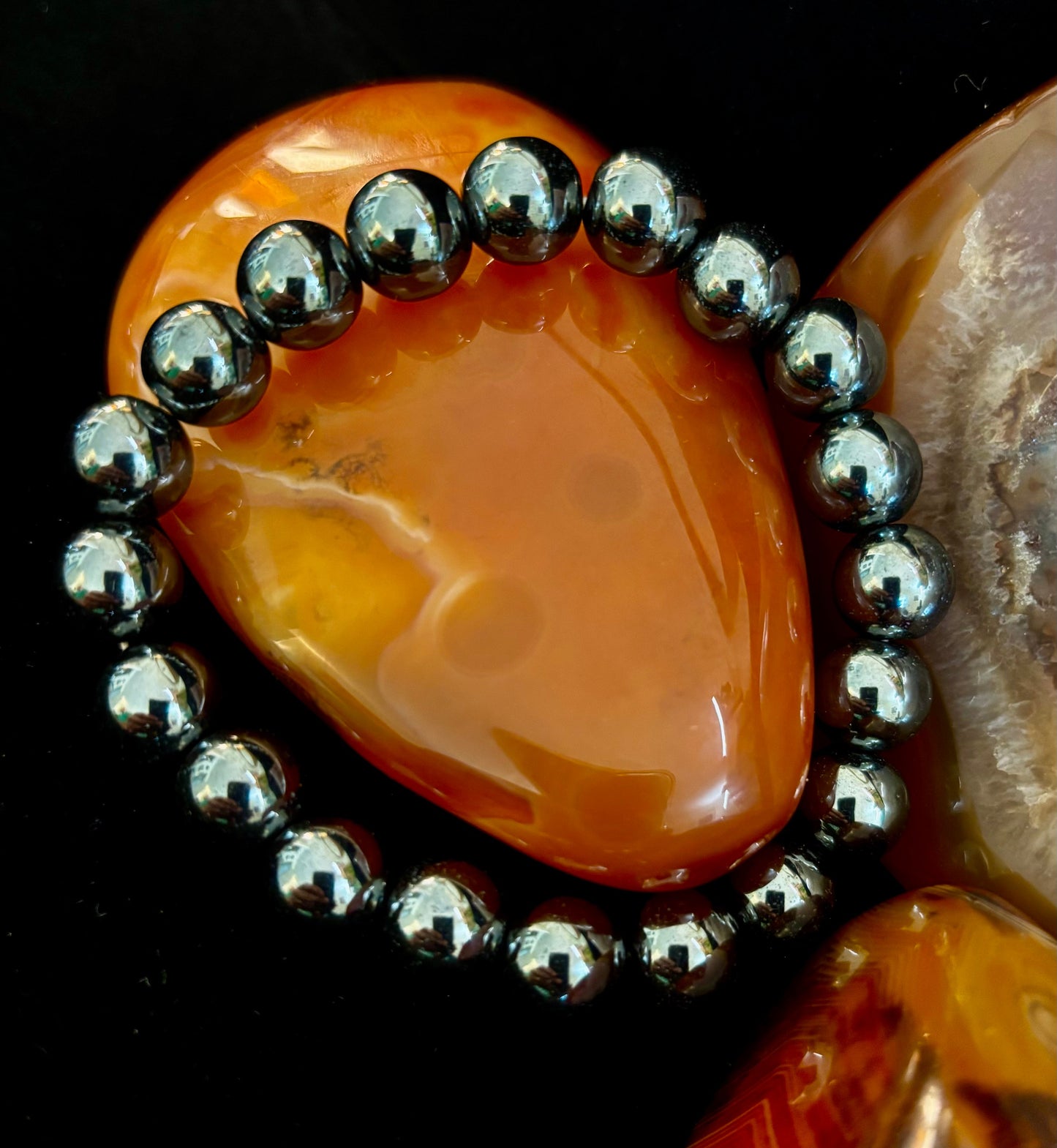 Hematite Grounding & Protection Bracelet β Root Chakra Healing Stone for Confidence, Clarity & Stability (6mm, 8mm, 10mm Options)