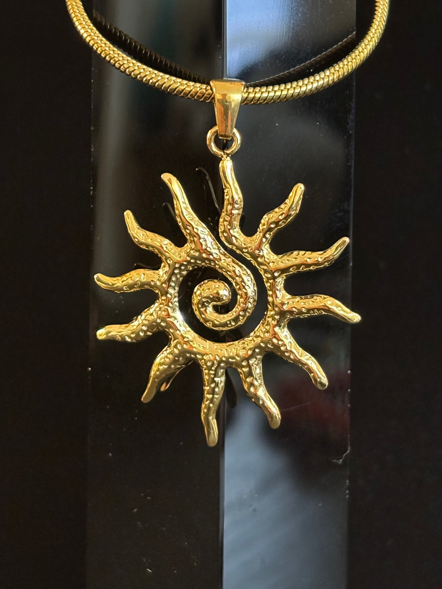 Vintage Sun Totem Pendant Necklace – Golden Radiance for Inner Strength & Style