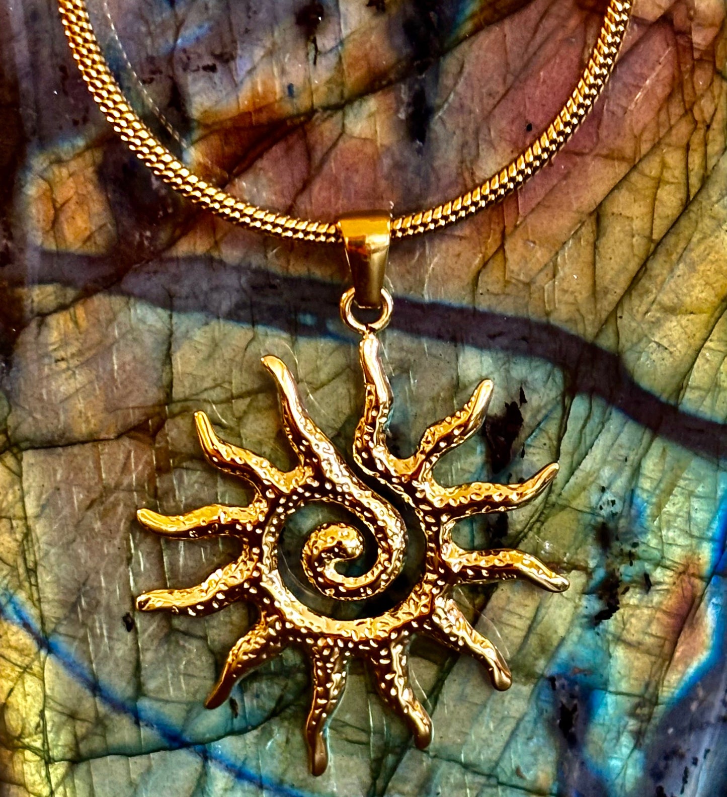 Vintage Sun Totem Pendant Necklace – Golden Radiance for Inner Strength & Style