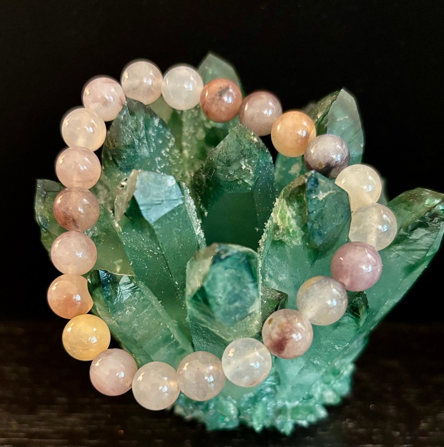 Elegant Natural Stone Crystal Bracelet – Soothing Energy and Timeless Style