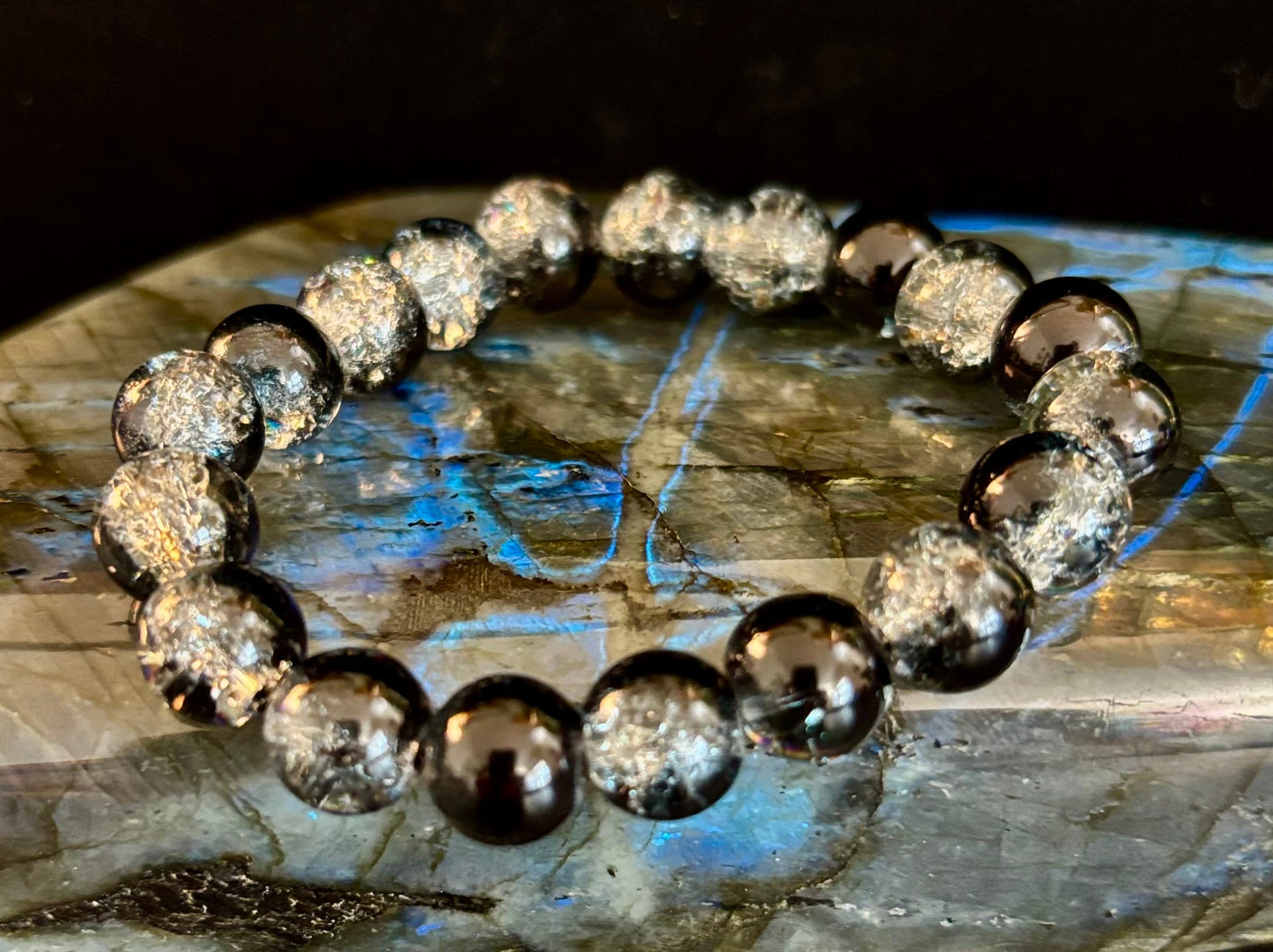 Black & White Cracked Glass Beads Bracelet – Bold Unisex Personality Statement Jewelry