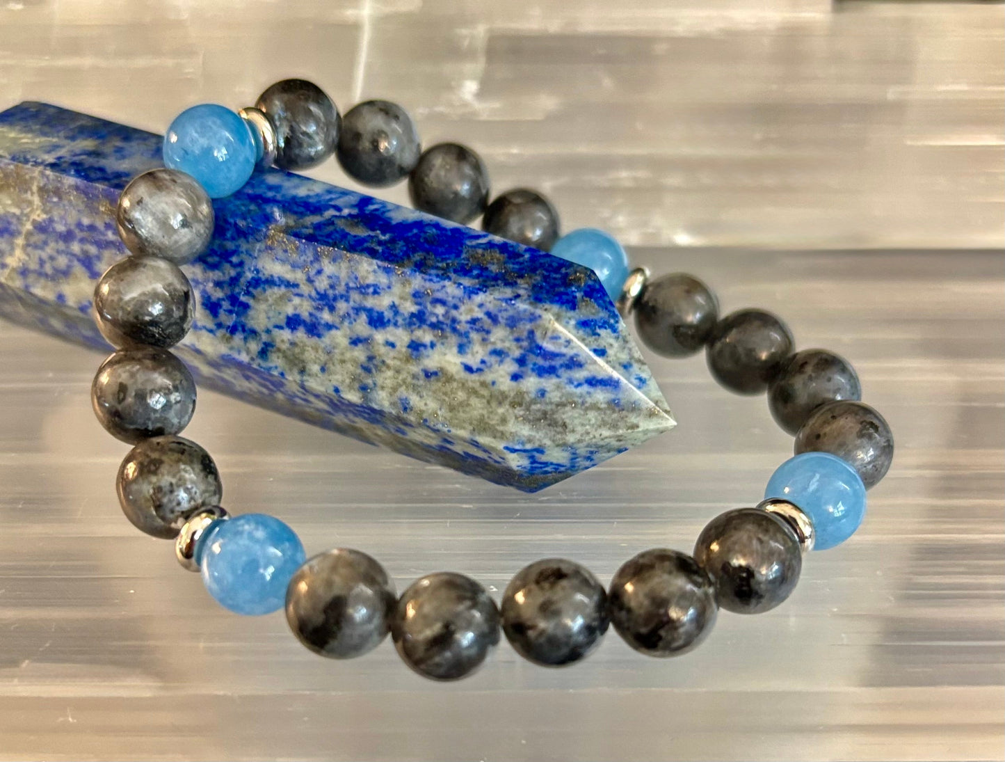 Black Labradorite & Aquamarine Beaded Bracelet – Protection, Calm & Clarity