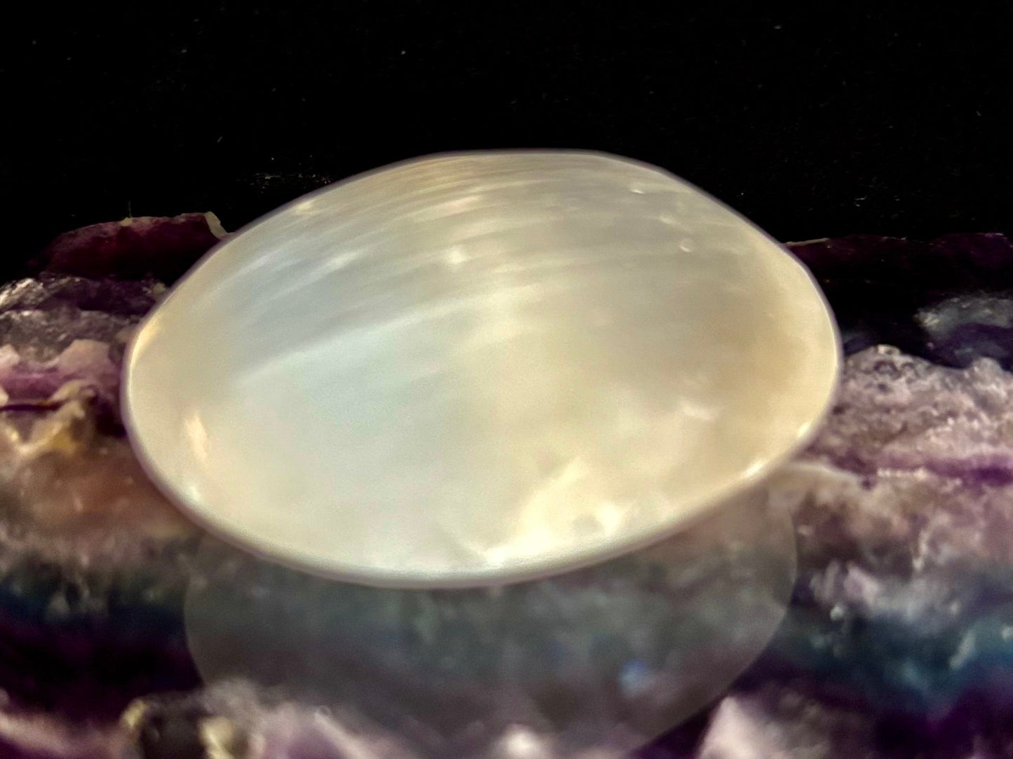 Selenite Palm Stone – 4cm (1.57") – Aura-Cleansing Crystal for Energy Healing & Clarity