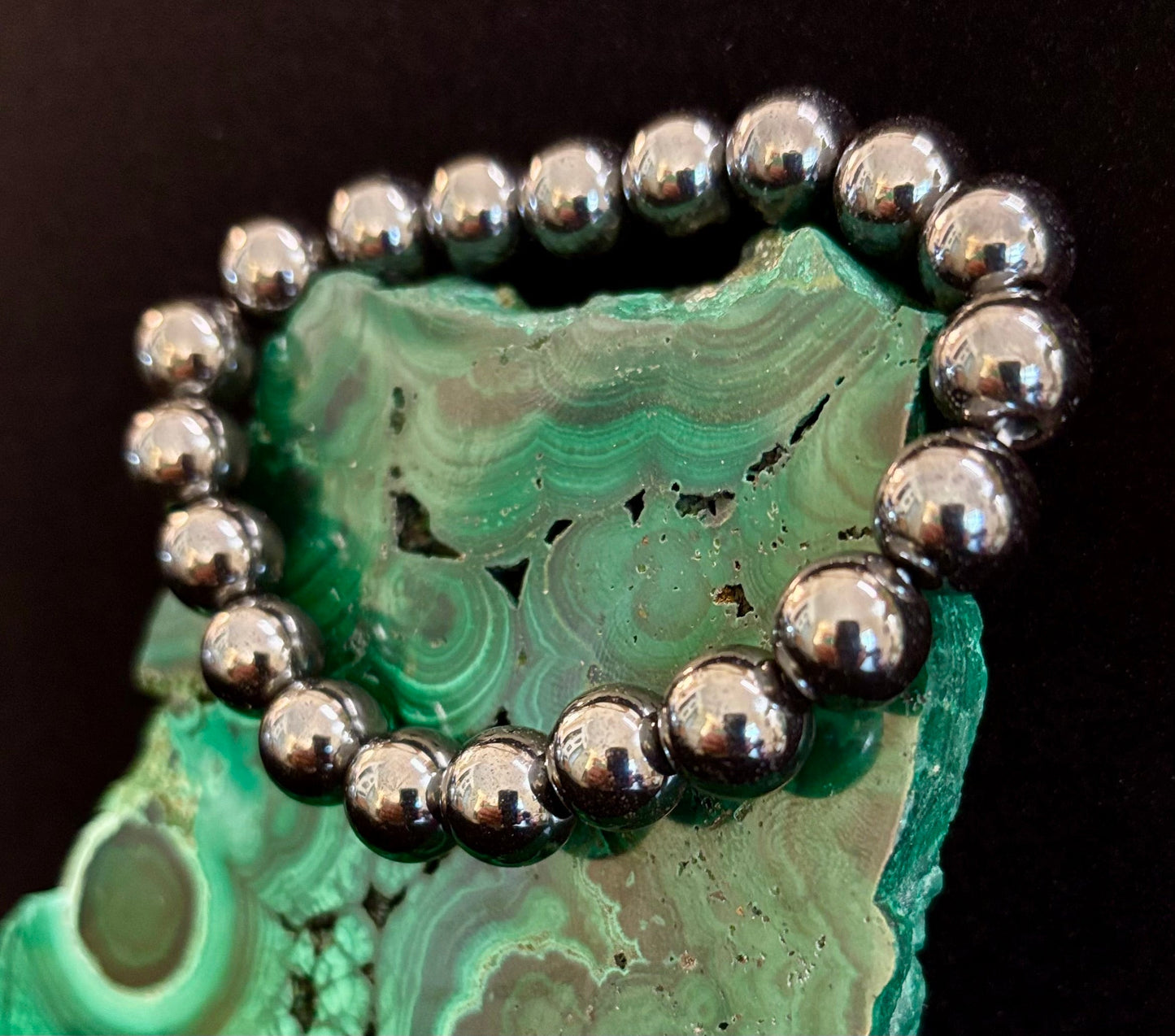 Hematite Grounding & Protection Bracelet – Root Chakra Healing Stone for Confidence, Clarity & Stability (6mm, 8mm, 10mm Options)