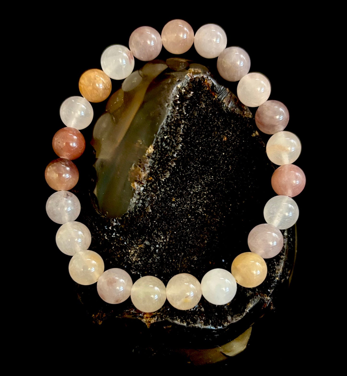 Coastal Calm Quartz Beaded Bracelet – 8mm Beach Sand Tones for Medium Wrists 🌊🏖️