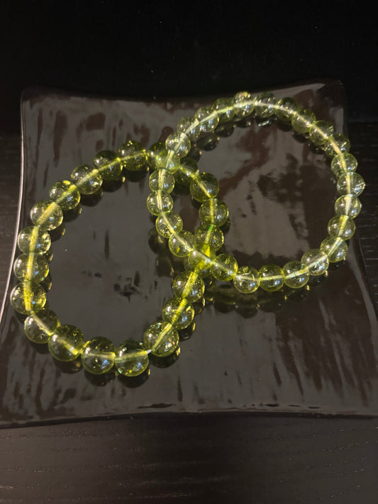 Green Peridot Healing Bracelet – 8mm or 10mm Beads for Abundance, Growth & Emotional Clarity