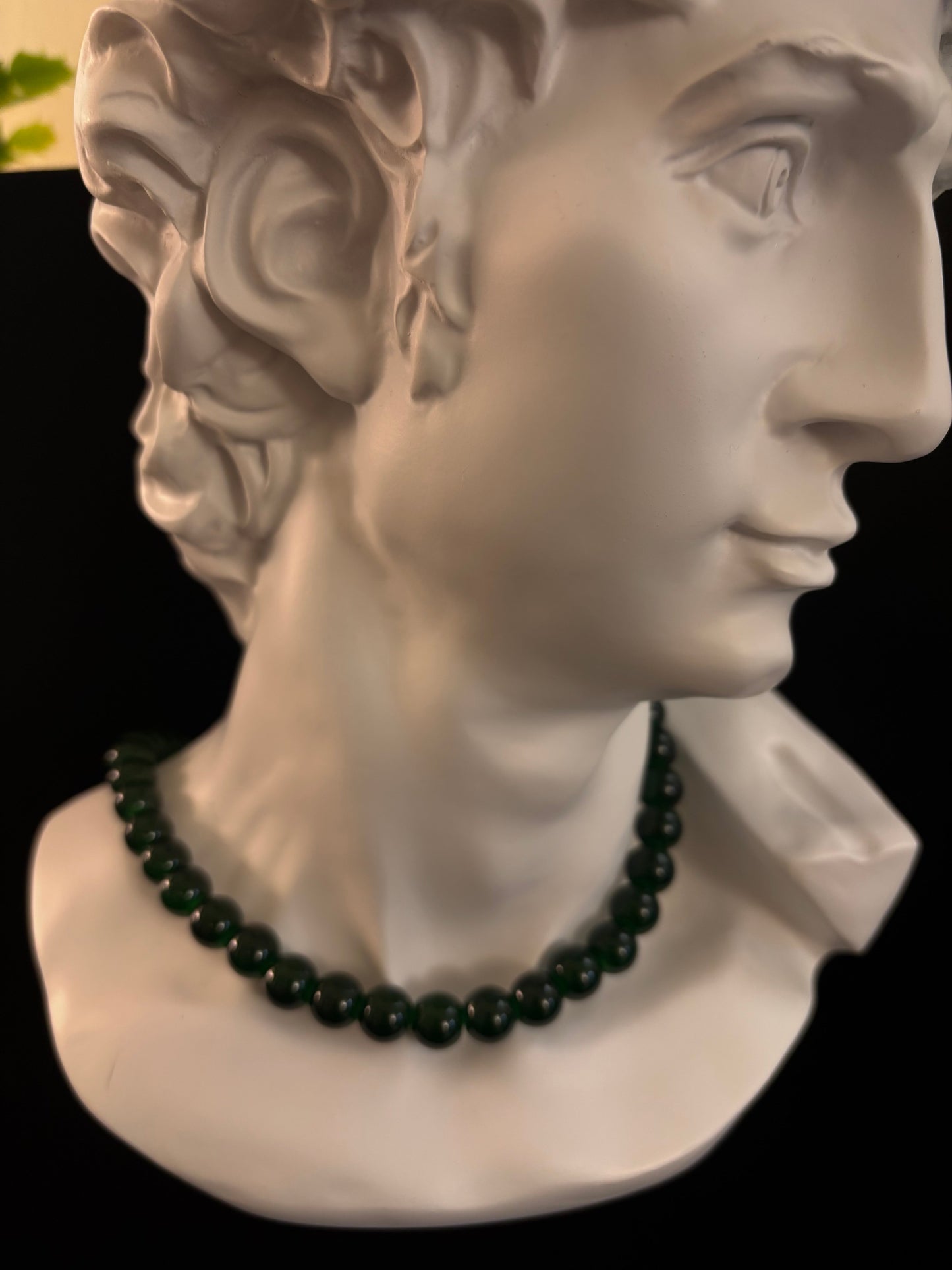 Emerald Green 8mm Beaded Choker Necklace – Bold, Timeless & Vibrant 💚✨