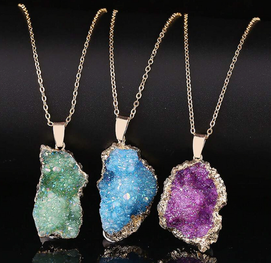 Asymmetrical Natural Crystal Agate Geode Pendant Necklace – Raw Beauty, Vibrant Energy